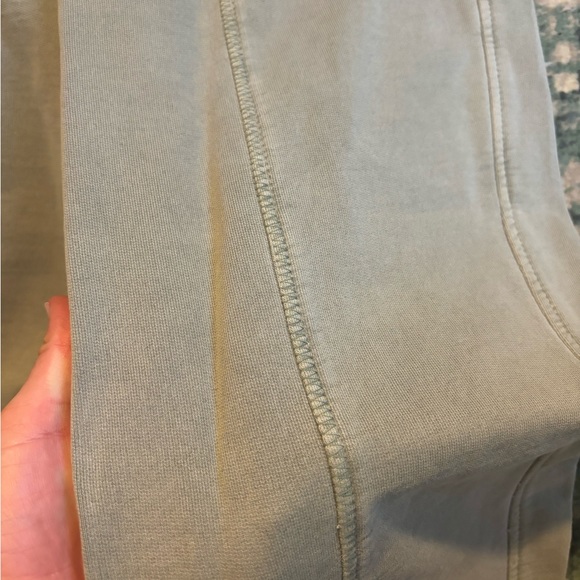 Local brand!! Cropped sweatpants - Picture 5 of 6